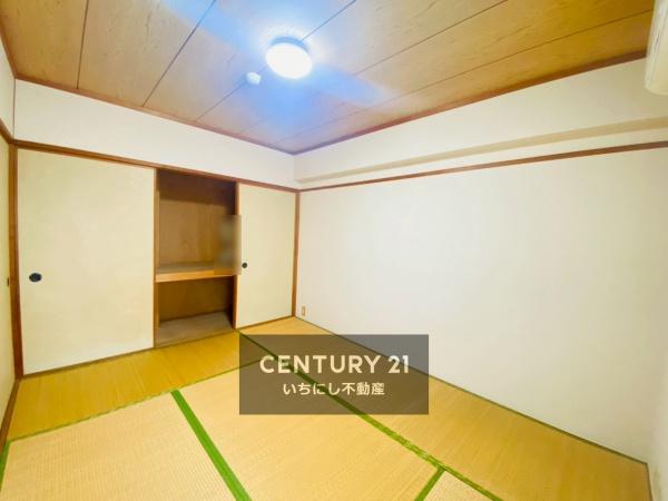 レインボー泉　和室　家族団らんの場にぴったりな６帖和室。