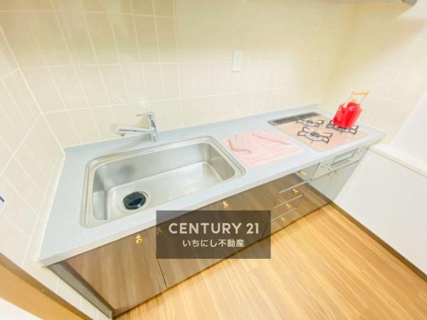 再生住宅「エミナス」・サンパーク千代田　キッチン　シンクが広く、作業しやすいキッチン。