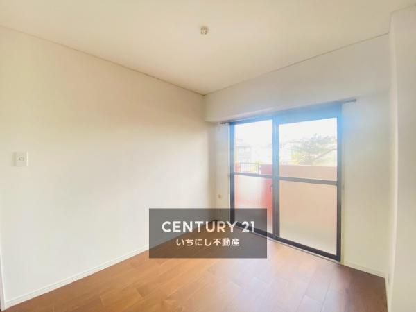 ライオンズマンション新守山　洋室　ゆったりくつろげる洋室(北側)