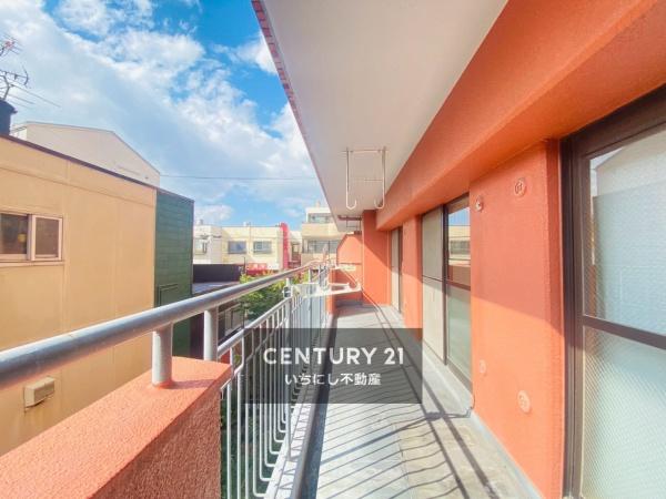 ライオンズマンション新守山　バルコニー　南向き明るい3wayバルコニー。