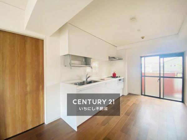 ライオンズマンション新守山　キッチン　開放的で清潔感のあるキッチン。