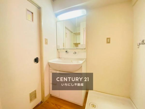 ライオンズマンション新守山　洗面台・洗面所　ゆとりの洗面スペースで朝の身支度も快適