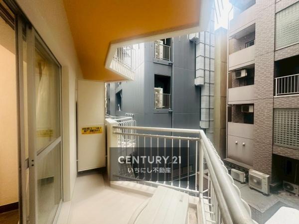 栄マンション　S棟　バルコニー　南向き明るいバルコニー。