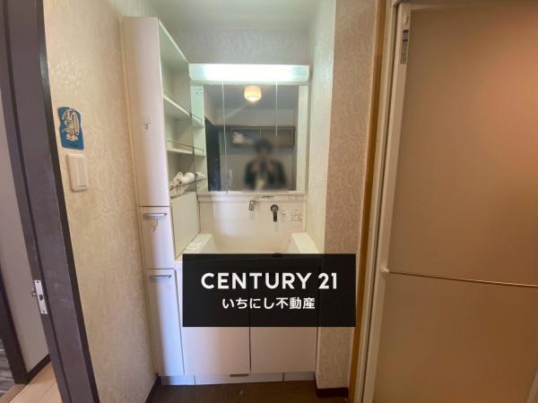 ライオンズマンション一宮九品町　洗面台・洗面所　ゆとりの洗面スペースで朝の身支度も楽々！