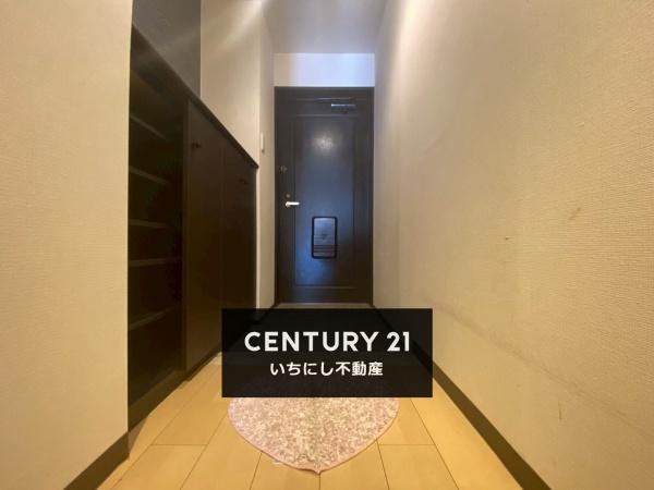 ライオンズマンション一宮九品町　玄関　広々とした明るい玄関