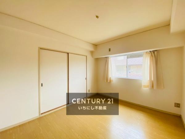 赤坂マンション藤が丘 洋室 明るく風通しの良い6帖洋室 赤坂マンション藤が丘 洋室 明るく風通しの良い6帖洋室