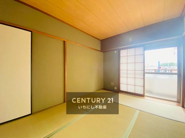 赤坂マンション藤が丘 和室 家族団らんの場にぴったりな6帖和室。 赤坂マンション藤が丘 和室 家族団らんの場にぴったりな6帖和室。