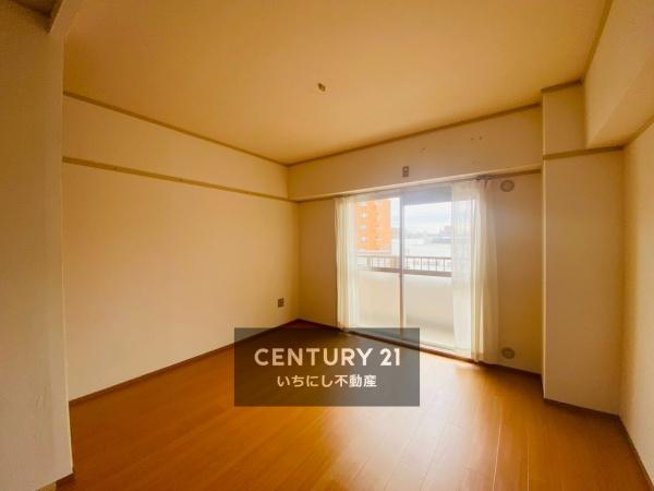 赤坂マンション藤が丘 リビング 落ち着いたカラーのLDK。 赤坂マンション藤が丘 リビング 落ち着いたカラーのLDK。