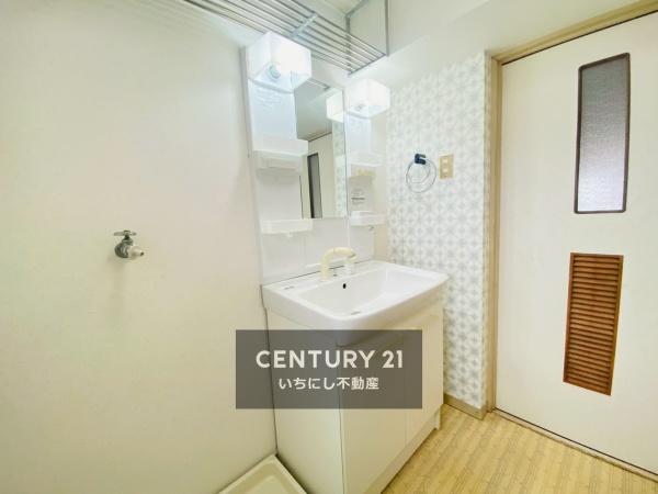 赤坂マンション藤が丘 洗面台・洗面所 ゆとりの洗面スペースで朝の身支度も快適 赤坂マンション藤が丘 洗面台・洗面所 ゆとりの洗面スペースで朝の身支度も快適