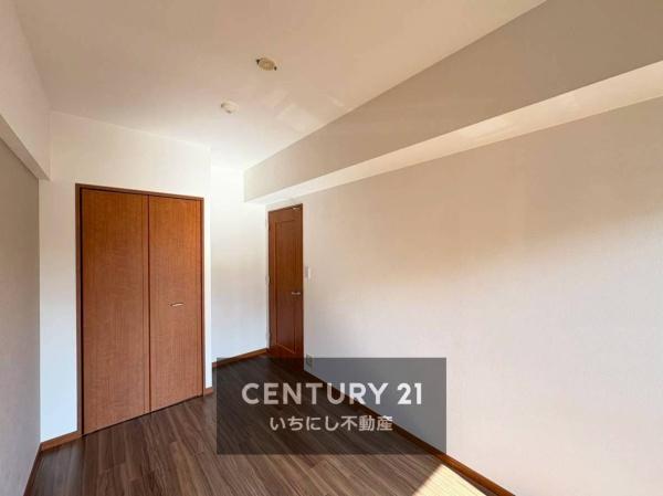 再生住宅「エミナス」・シャトレ愛松稲沢8 洋室 日当たりがいい南側洋室 再生住宅「エミナス」・シャトレ愛松稲沢8 洋室 日当たりがいい南側洋室