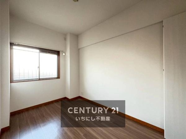 再生住宅「エミナス」・シャトレ愛松稲沢8 洋室 ゆったりくつろげる洋室(北東側) 再生住宅「エミナス」・シャトレ愛松稲沢8 洋室 ゆったりくつろげる洋室(北東側)