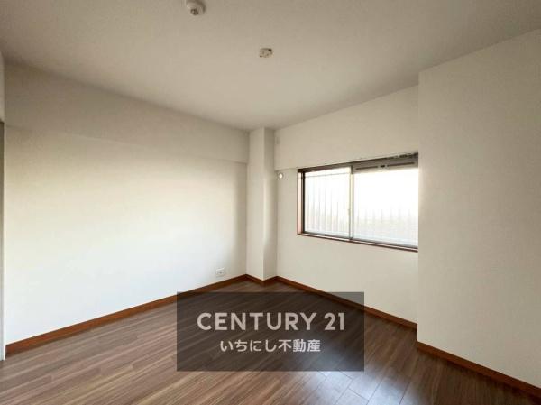 再生住宅「エミナス」・シャトレ愛松稲沢8 洋室 ゆったりくつろげる洋室(北西側) 再生住宅「エミナス」・シャトレ愛松稲沢8 洋室 ゆったりくつろげる洋室(北西側)