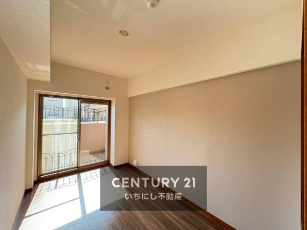 再生住宅「エミナス」・シャトレ愛松稲沢8 洋室 明るく風通しの良い南側洋室 再生住宅「エミナス」・シャトレ愛松稲沢8 洋室 明るく風通しの良い南側洋室