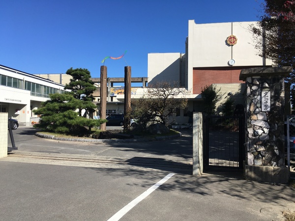 再生住宅「エミナス」・グリーンコーポ江南 江南市立古知野中学校(中学校)/1662m 再生住宅「エミナス」・グリーンコーポ江南 江南市立古知野中学校(中学校)/1662m