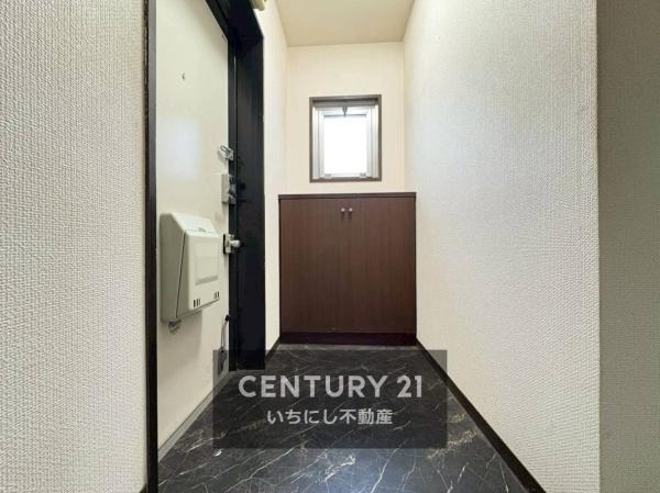 再生住宅「エミナス」・グリーンコーポ江南 玄関 広々とした玄関 再生住宅「エミナス」・グリーンコーポ江南 玄関 広々とした玄関