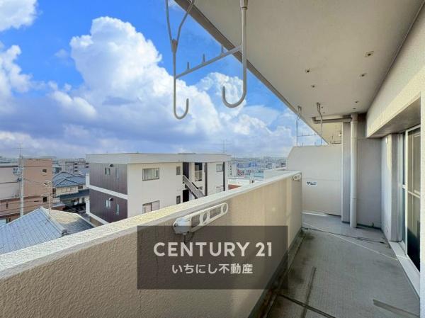 再生住宅「エミナス」・グリーンコーポ江南 バルコニー 南向き明るいバルコニー。 再生住宅「エミナス」・グリーンコーポ江南 バルコニー 南向き明るいバルコニー。