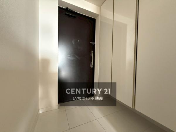 プラウド野並　玄関　広々とした明るい玄関