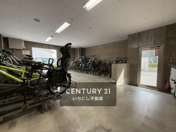 プラウド野並　その他共用部分　広々駐輪場