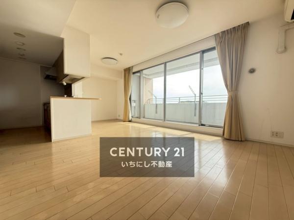 プラウド野並　リビング　お気に入りの家具も思いのままに配置可能