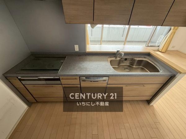 プラウド野並　キッチン　収納豊富なキッチン、料理を楽しみましょう