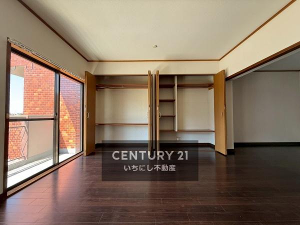 再生住宅「エミナス」・ライオンズマンション猫洞第3　リビング　