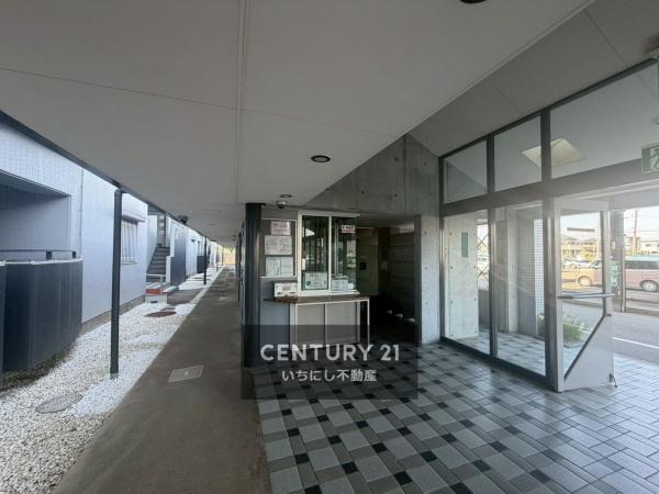 ナビタウン一宮マンション　エントランス　マンション入り口