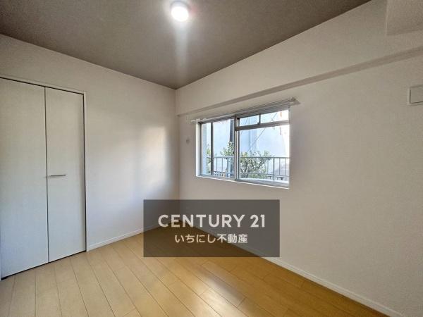 パラシオン一宮　洋室　明るく風通しの良い4.5帖洋室