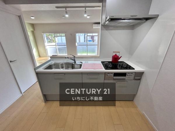 パラシオン一宮　キッチン　収納豊富なキッチン、料理を楽しみましょう